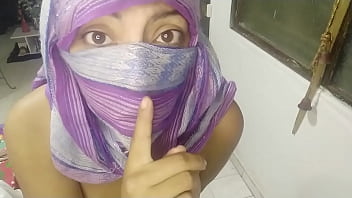 Milf Seksi Berhijab Arab Muslim Menggairahkan Masturbasi Hingga Pussy Basah Sembur Di Webcam Live