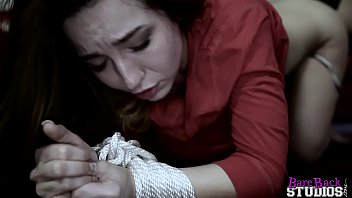 Bambi Brooks Menggoda Dan Memuaskan Anak Tirinya Yang Nakal