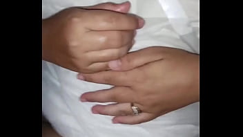 Detik-detik Panas Saat Istri Tetangga Merengek Minta Dikentutin Dalam-dalam