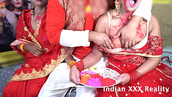 Basahin Dan Kotor: Adegan Panas Khusus Holi India