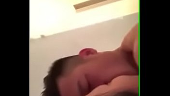 Kecupan Liar Di Antara Paha Gadis Desa