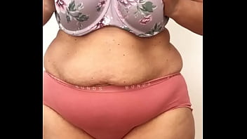Gadis India Seksi Membuka Baju Formalnya Perlahan Hingga Tersisa Lingerie Menggoda
