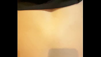 Tetangga Berhijab Yang Tergairah Digencet Diam-diam Di Parkiran