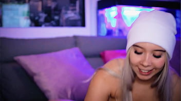 Gadis Pirang Montok Ngentot Sama Pacarnya Live