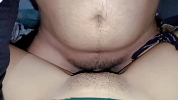 Kurir Pengantar, Tolong Masukkan Kontol Besarmu Ke Dalam Perawan Filipina Mahasiswi Yang Lagi Horny