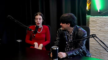 Curtia Se Exibir Bem Novinha, A Pandemia Empurrou Mulheres Pro Pornô, Contou Pra Mãe, E Quando Vendeu O Primeiro Nude… – Yastrixx & Dixon (assista Em: Sheer/red)