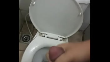 Mụ Dâm đãi đút Cặc Cho ứa Tinh