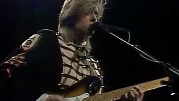 Gitaris Seksi Menggoyang Austin Dengan Getaran Panas Di Malam 1988