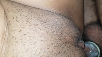 Membenamkan Diri Dalam Kemesraan Ranum Dari Seorang Gadis India