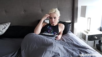 Elsa Jean Melayani Stepbro Dengan Mulut Mesra Lalu Digilir Keras Di Kamar Mandi