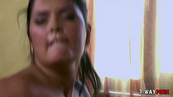 Dua Adik Tiri Nakal Menggila, Menggembungkan Lubang Pantat Mereka Di Satu Kontol Beruntung