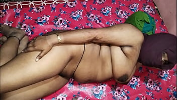 Bunda Menggoda Batang Anak Lelakinya Demi Mengajarinya Permainan Yang Memuaskan Nafsu
