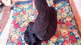 Kakak Pakistan Memasukkan Batang Kakak Lelaki Ke Dalam Kemaluannya
