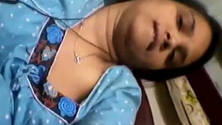 Skandal Telanjang Pegawai Bank Desi: 3 Foto Mesum Yang Menggemparkan