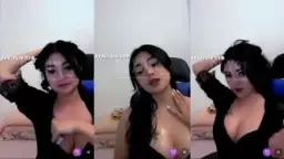 Tubuh Mulus Gadis Cantik Menggoda Di Layar