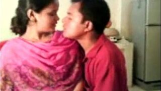 Video Porno Desi Dengan Bhabhi Amatir Dan Devar Nakalnya