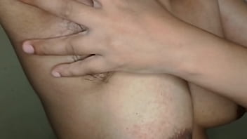 Gairah Di Ketiak Berbulu: Rayuan Mesra Dalam Bahasa Hindi