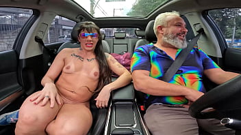 Marombada Safada Entra Completamente Nua No Carro – Thais Santos