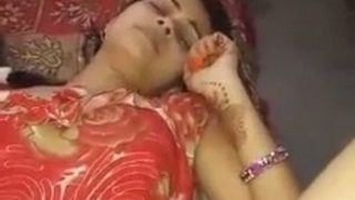 Istri Desi Cantik Telanjang Dimainkan Jari Rekaman Mms
