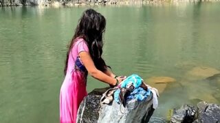 Pria Menggoda Gadis Di Kolam Lalu Menembus Memeknya