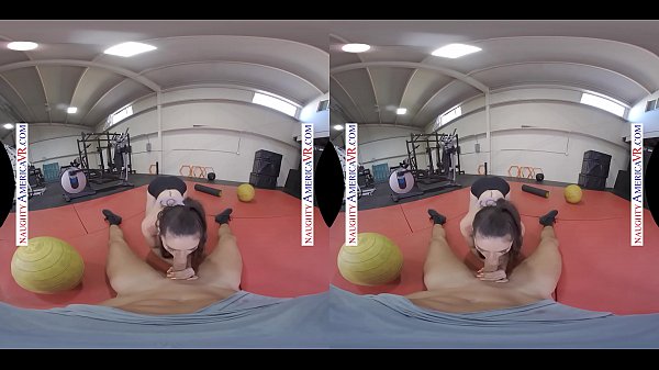 Gianna Gem Menggoda Dan Mengguncangmu Di Tempat Fitnes