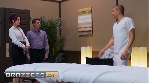 Kisah Nyata Istri Sange – Monique Alexander Dan Xander Corvus Melayani Di Spa Untuk Ibu Rumah Tangga Yang Bergairah