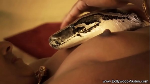Payudara Montok Gadis India Dengan Puting Yang Menggoda