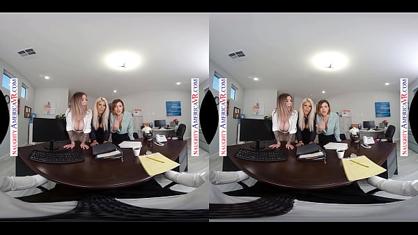 Kamu Masih Bengong Di Kantor Saat Rekan Kerjamu Yang Seksi, Montok, Bridgette B., Karma Rx, Dan Krissy Lynn Menyerbu Masuk Mengincar Batang Kerasmu.