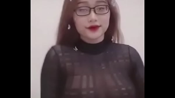 Trang Yang Menggoda Dengan Tubuh Seksi Dan Sensual