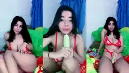 Ica Asyik Mainin Timun Buat Masturbasi