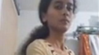 Video Mandi Seksi Gadis Desi Langsing Sendirian