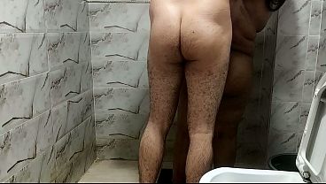 نيك مديري في حمام بيتي عشان يزيد راتبي