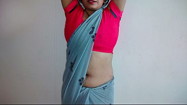 प्रिया का पूर्व प्रेमी उसकी ससुराल में घुसकर उसकी सास के सामने जंगली मज़े लेता है