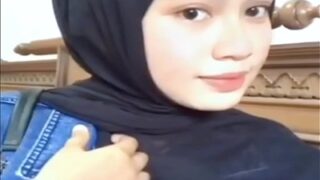 Video Panas Payudara Montok Cewek Muslim