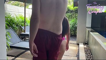 Gadis Thailand Menggoda Klien Bule Bertombak Besar Untuk Oral, Bercinta, Dan Semburan Panas!