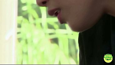 Cewek Asia Nakal Ngencrotin Mulut Sendiri Sambil Nungging Kena Kontol Gede Di Memek Sempit