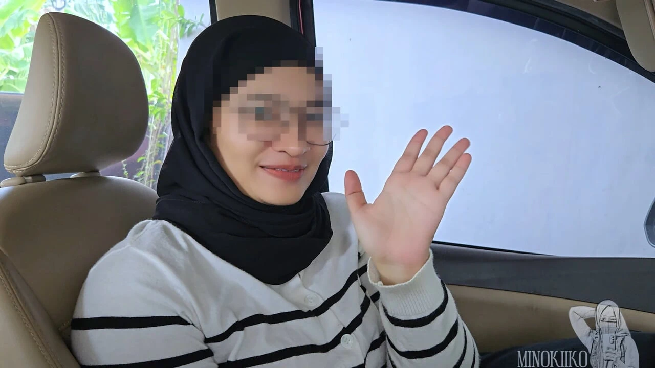 Hijab College Girl Have Fun With Sugar Daddy In The Car – Minokiiko