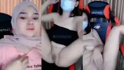 Arunika Hijab Binal Bugil Colmek Live Ngentot Memek Basah