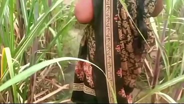 Ibu Tiri Dan Anak Tiri Main Di Luar Desa, Nafsu Membara Di Alam Terbuka.