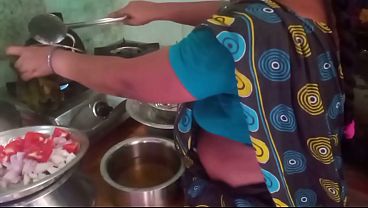 Ibu Rumah Tangga India Masak Seks Sama Pacar Di Dapur, Siap Digaruk.