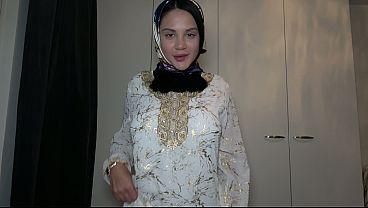 Pov – Ngewein Kakak Tiri Muslim Pakai Hijab, Romantis Tapi Mesum