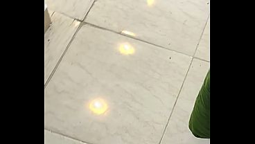 سباك وصاحبه بينيكوا واحدة مصرية شرموطة وصوتها هيجهم وجسمها فضيحة