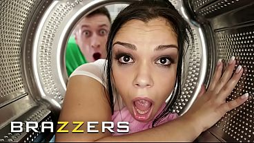 Tonton Sampe Tetes Terakhir! Adegan Macet Liar Berujung Nge-seks Brutal Bareng Bintang-bintang Terseksi Brazzers