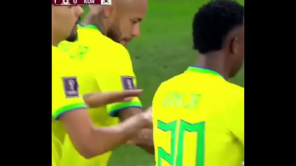 Brasil Ngeban Celana Korea Sampe Basah!!!! Neymar Dan Geng Nya Pacarkan Pantai