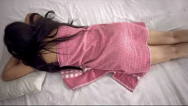 Pelayan Pijat Pantat Cewek Nri, Langsung Ngewe Memek Sambil Mainin Bokong Gede.