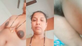 Cewek India Selatan Colmek Sambil Jari-jariin Memek Bulu Lebat Di Video Mms