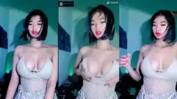 Live Barbar Pakai Lingerie, Hilly Bikin Mendingan!