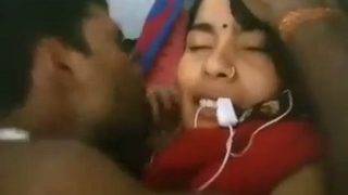 Nonton Video Aunty India Pake Saree, Hot Banget Bikin Ngilu!
