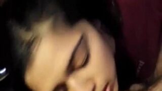 Video Mesum Cewek Cabul Ngewe Bokep Tiri, Mulutnya Ngenyangin Kontol.