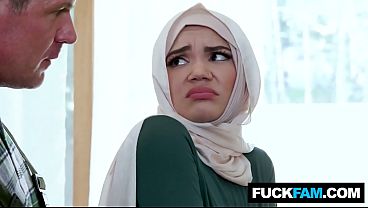 Ngentot Pertama Si Hijabi Imut Sama Tukang Ledeng Naudi Nala, Jason Sarcinelli – Bikin Mampus!